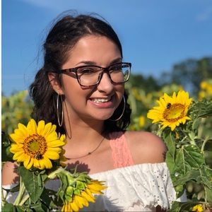 Meet your Posher, Carley